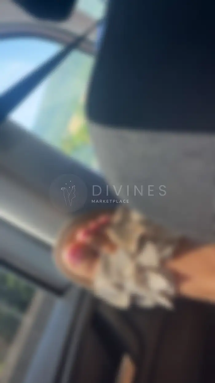 Pieds vernis rose